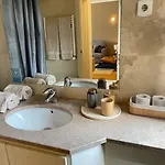 Besthomestay- Lisbon- Garden, Pool&garage Apartment *