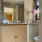Besthomestay- Lisbon- Garden, Pool&garage Apartment *