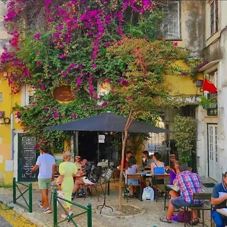 Appartamento Besthomestay- Lisbon- Garden, Pool & Garage Lisbona