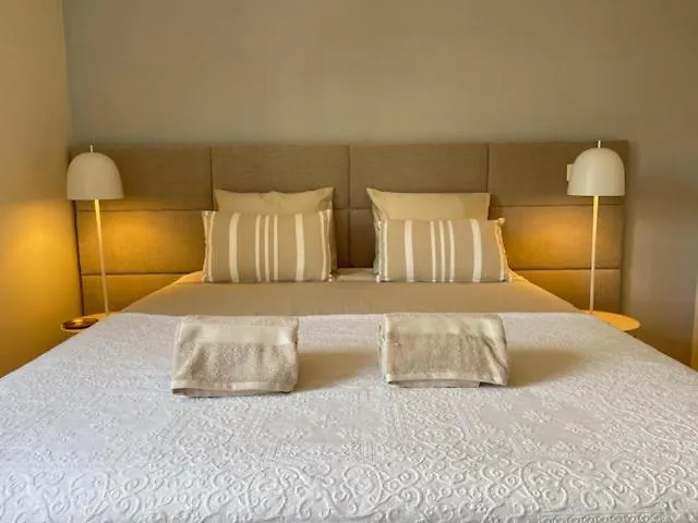 Besthomestay- Lisbon- Garden, Pool & Garage Apartmán *