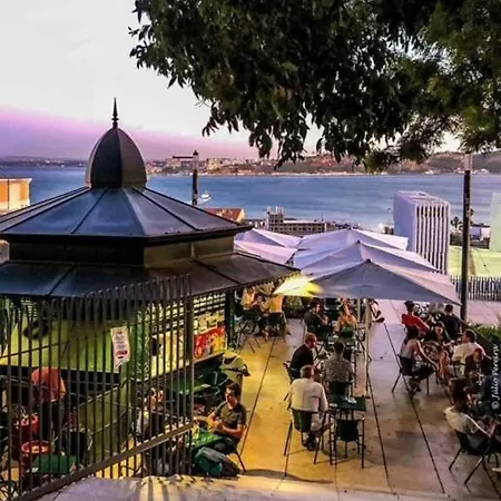 公寓 Besthomestay- Lisbon- Garden, Pool & Garage