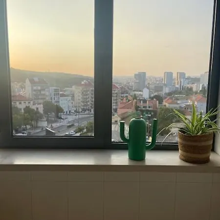公寓 Besthomestay- Lisbon- Garden, Pool & Garage Lisboa