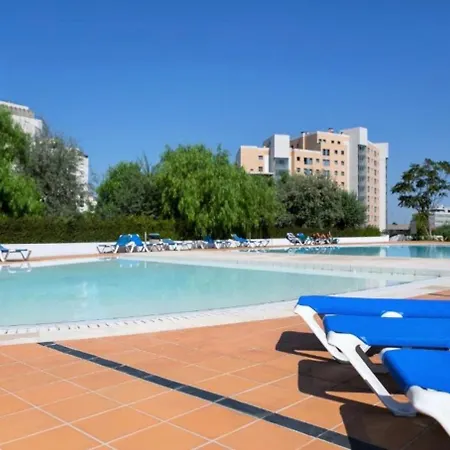 公寓 Besthomestay- Lisbon- Garden, Pool & Garage