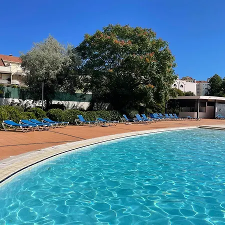 公寓 Besthomestay- Lisbon- Garden, Pool & Garage Lisboa