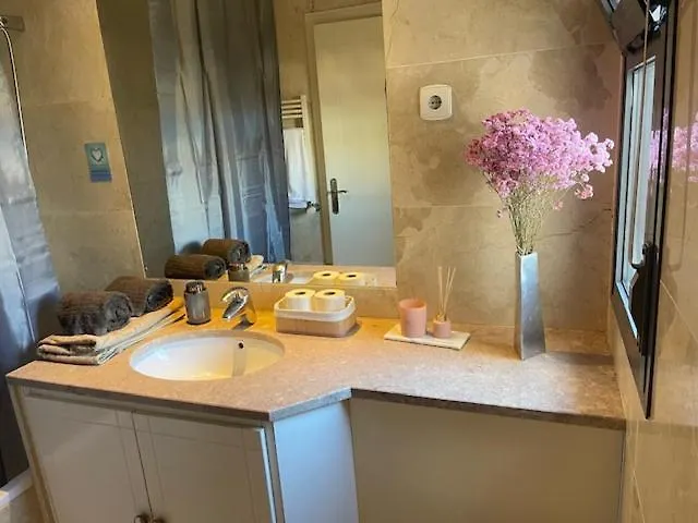 Besthomestay- Lisbon- Garden, Pool & Garage Lisbona