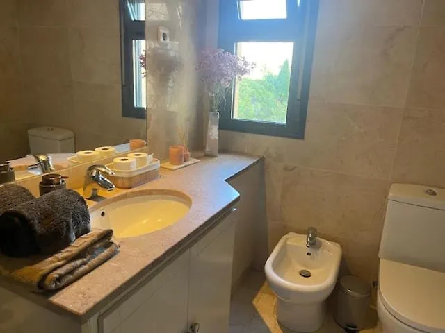 Besthomestay- Lisbon- Garden, Pool & Garage Appartamento *