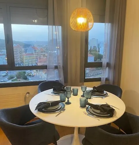 Besthomestay- Lisbon- Garden, Pool & Garage
