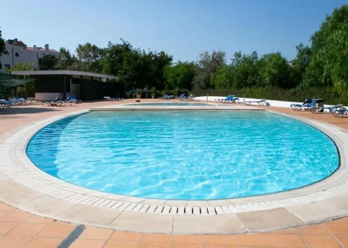 Appartamento Besthomestay- Lisbon- Garden, Pool & Garage *