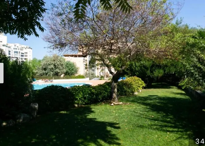 Besthomestay- Lisbon- Garden, Pool & Garage Appartamento *