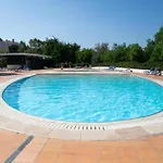 Lejlighed Besthomestay- Lisbon- Garden, Pool & Garage *