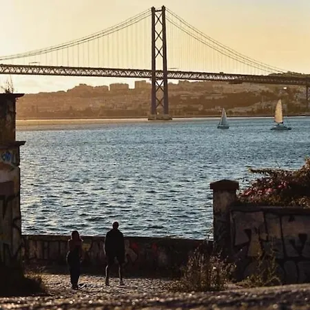 Besthomestay- Lisbon- Garden, Pool & Garage Daire *