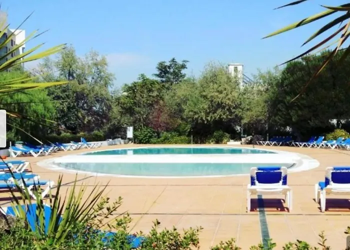 Besthomestay- Lisbon- Garden, Pool & Garage Daire Lisboa